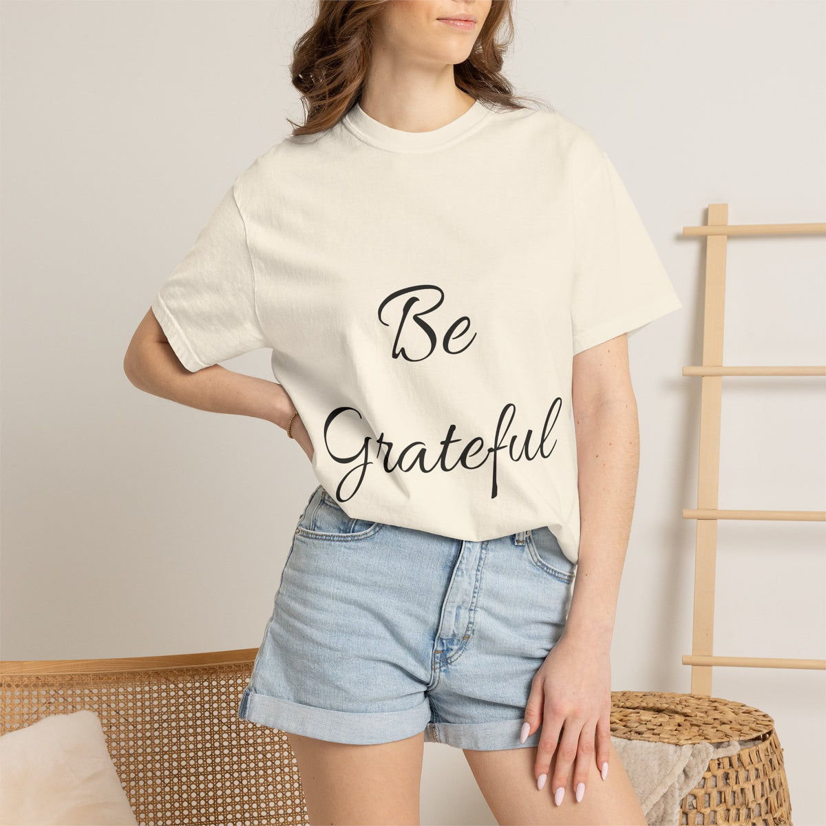 Be Grateful T-Shirt — Inspirational Script Tee for Thanksgiving & Everyday Gratitude