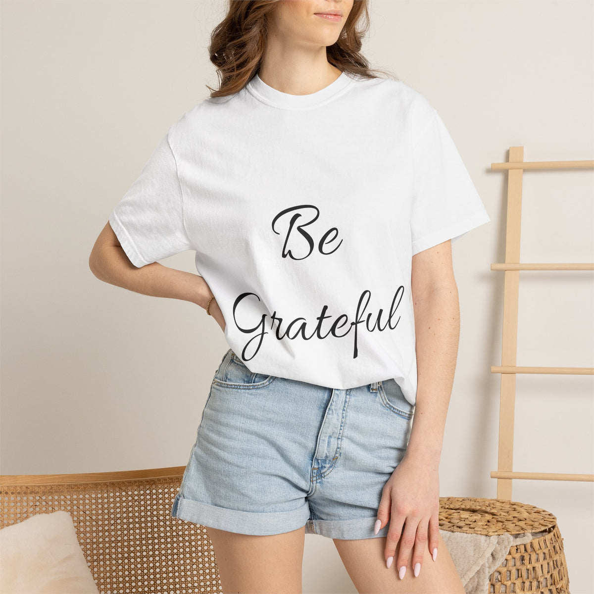 Be Grateful T-Shirt — Inspirational Script Tee for Thanksgiving & Everyday Gratitude